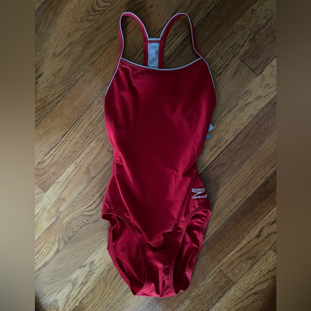 NWT Women’s Speedo Swimsuit Size 28